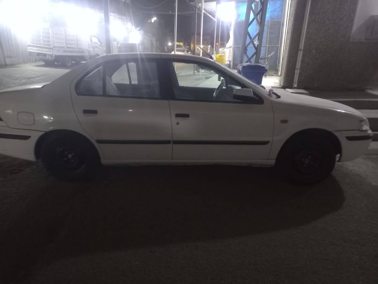 سمند موديل 2011 مشروع وطني تخم تاير ناطق تبريد ارضيات سفاري مدوشمه كل هالسياره خير من الله مكينه خير من الله السياره حلوه ونصبه سعرها 56 سياره ما تعبانه باسم ابني طالب جامعي بس يروح بيها للدوام ويرجع مركونه بالباب 24 ساعه اللي يريدها يتصل على الرقم *********** رقمها بغداد العنوان بغداد الشعب شارع الصحه
