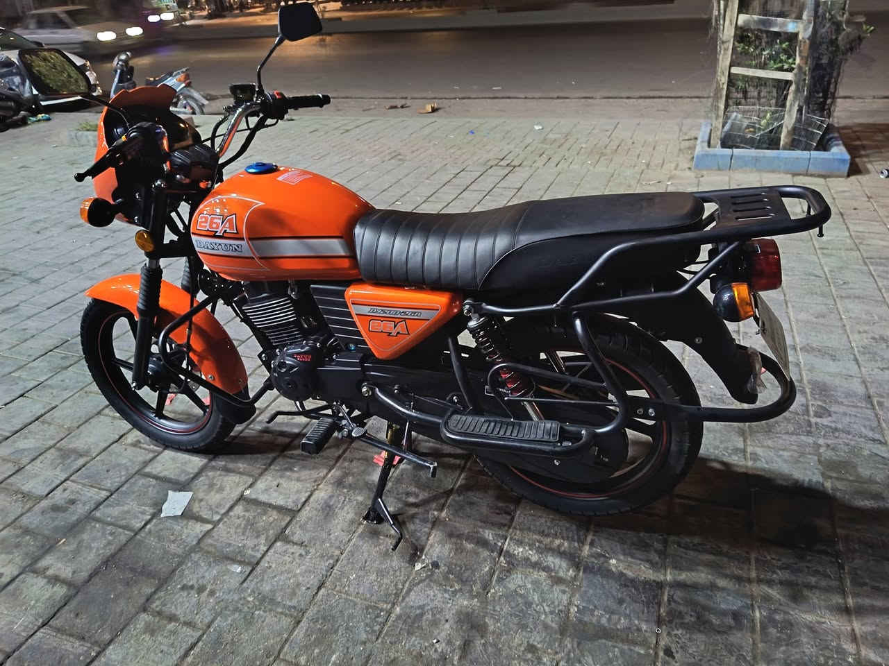 زيرو زيرو زيرو صار 6 ايام
نازله من شركه دايوان 
حديثه لايت لد الكصه سكن عالي لد دشبول ليزري رماش عالي ناصي 4 اشاير سويجات 2 دراجه وضع شركه اول تبدليه دهن الها سعرها 1500 مجالها كلش قليل مكانه بغداد مدينه صدر ***********
