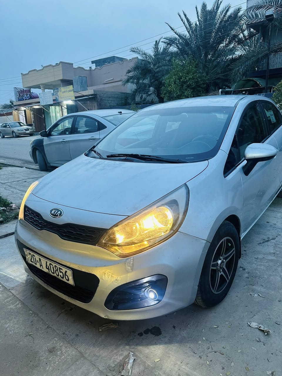 السلام عليكم 
ريو 2012 وارد امريكي هاج باك 
رقم ديالى 20 انكليزي 
سنويه مشروع وطني شرط التحويل 
محرك 1600 
محرك وكير جيد 
سياره حلوه وكامله 
تبريد 
صدر جيد 
تخم تاير 
داخله كلش نضيف 
ليبل واحد بيها 3 قطع صبغ فقط 
بدون ارباك وصور امريكا  ضررها كلش بسيط والسونار موجوده بالمنشور 
 السعر 78 وبيها مجال 
‭0771 368 5233‬
***********
العنوان ديالى الخالص هبهب
