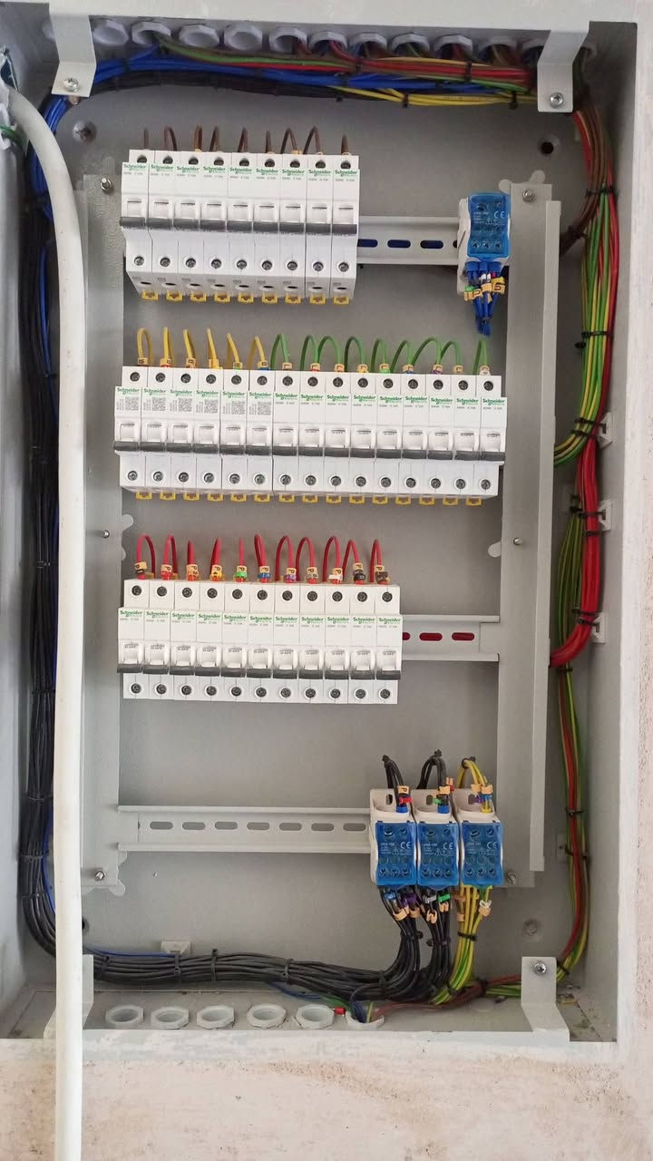 اللهم صل وسلم وبارك على سيدنا محمد وعلى اله واصحابه اجمعين*
( اسعار تنافسية)

[ عمل بوردات سيطره بوردات ( ATS) بوردات( samart)
سحب وطني اناره مخفيه لد بروفايل اصلاح جميع الاعطال
لمهندس ابو زيد الكهربائي ‏
الاستفسارات الاتصال على الارقام التاليه 
‏‪***********‬‏ 
***********‬‏
