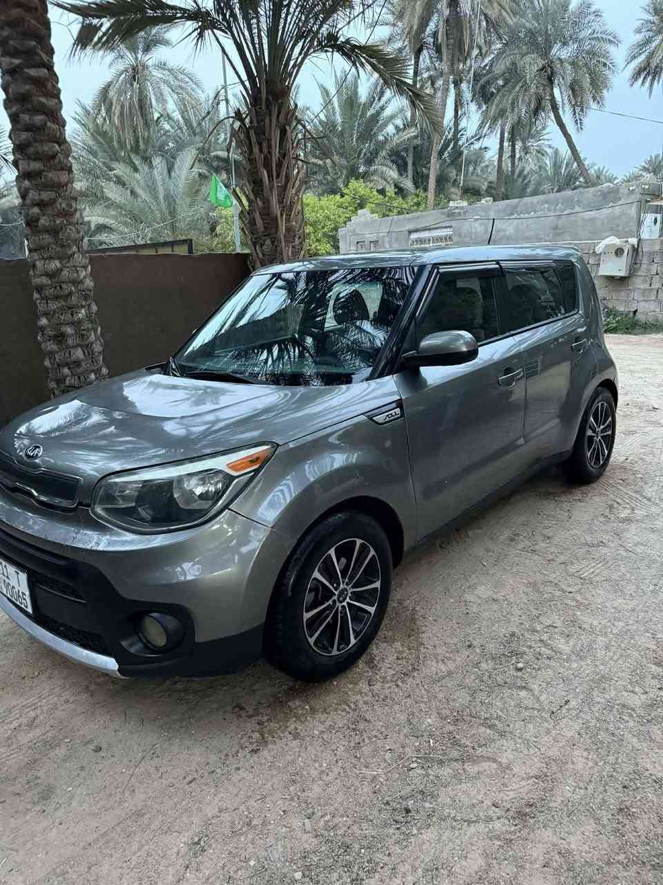 كيا صول 2016 رقم بغداد باسمي انكليزي 
مكينه كير تبريد مكفولات تخم تأير حداديه جديده سياره بدون اي ضرر داخلي جاملغ باب السعر 95 ورقه ***********   المكان كربلاء الحسينيه.

