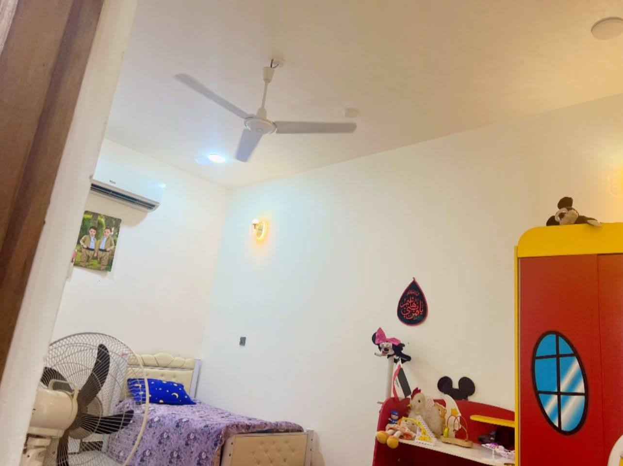 اللهم صلي على محمد وآل محمد
دار للبيع 🏛️    بناء حديث  كونكريت  ركن 
📍 العنوان :  حي  الصدر قرب جامع الجوادين 
📈 المساحة   135 م
يتكون من 
- غرفة نوم  عدد 2
- صالة 
_ مطبخ 
- استقبال 
- مطبخ
_صحيات 
☎️ للأستفسار والمعاينة الاتصال على :
***********
الرقم يحتوي على واتساب 
📍 زيارة مكتبنا الكائن في : حي الصدر الاول السايدين قرب مطعم كباب نذير 
📥 مكتب أدم
#عقار_للبيع #اكسبلور
