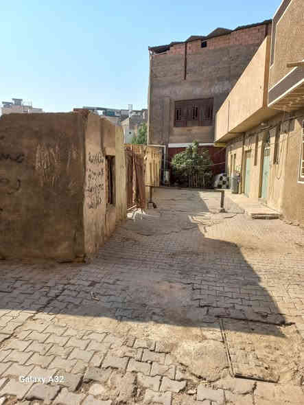 سلام عليكم قطعة ارض لبيع مساحة ٢٢٤ متر كما موضحه في الصوره قريبه على الامام العباس عليه السلام // خلف الدهان في القاضيه  تصلح فندق لانه بيها اجازة فندق كامله السعر ٨.٥٠ مليون وبيها مجال لاستفسار ***********
