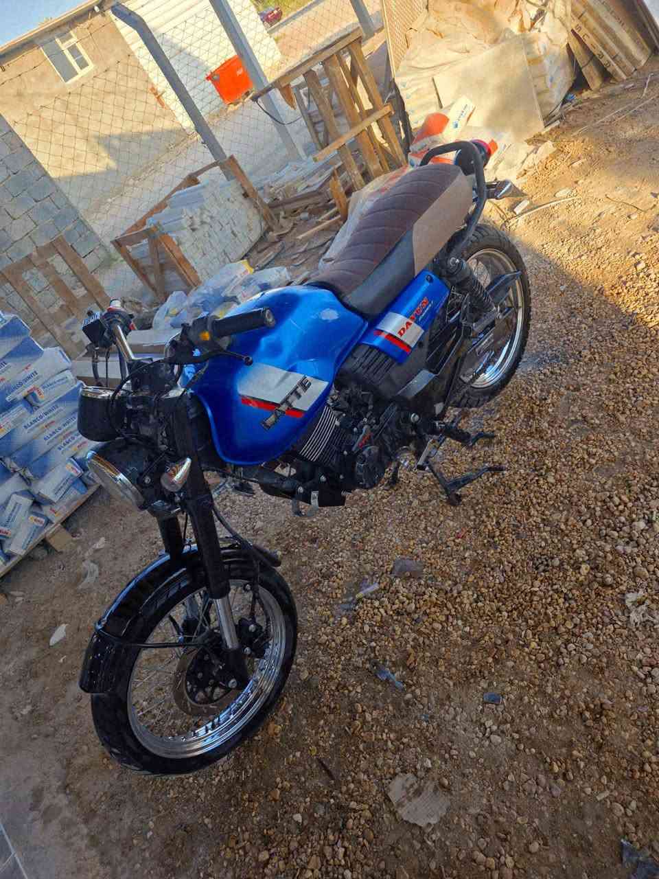 سلام عليكم دايون لاتي كفاله من كلشي للبيع سعر ١٣٠٠ وبيه مجال لطيبين مكان طويريج قرب جسر حي صناعي رقم ‏‪***********‬‏
