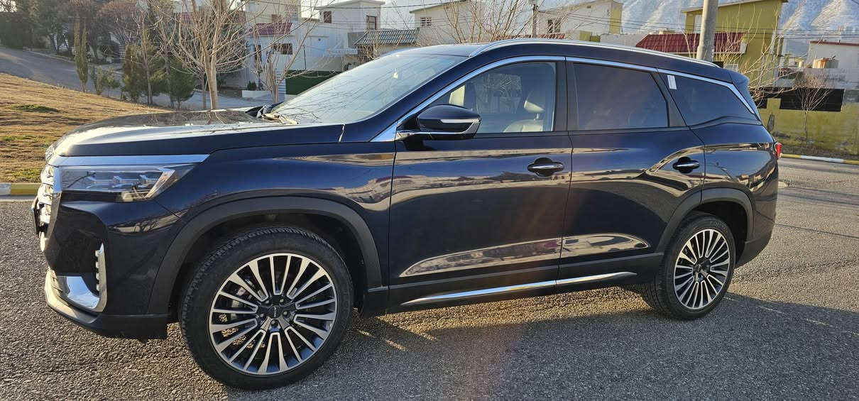 جيتور  PLUS.x90  موديل 2023 
       للبيع   او مراوس 
المراوس حسب القناعه 
السعر عالخاص 
اللون ازرق [حبري ]
محرك 1600 تيربو 
5مقاعد 
السياره فول فول مواصفات 
 حساس امامي خلفي 
رادار امامي خلفي 
كامرا 360 
ترحيب ذكد 
تدفئه كشنات وستيرن 
تاير حجم 20 
بيهه هوايه مواصفات بعد 
السياره بيهه طخه زغيره بالجنطه موضحه بالصوره  والباقي مكفول
السياره ماشيه 19000
صيانه ودهن بالوكاله 
السعر عالخاص 
مكان السياره اربيل 
للاستفسار
***********
*********** أربيل, العراق
