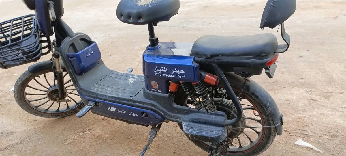 دراجة شحن شغالة حجم 20 نظيفة بس بيهه الجوزة خربانه بس تشتغل بلريموت عادي والهورن بي قطع والاشاير والايتات شغالة وبيهه قفال للتاير الورة دبلات ما بيهن شي والبطاريات ما صارلي فترة من بدلتهن واستعمال قليل وتجي وياهه الشاحنة مالتهه الأصلية 
رايدهه ب280وبيهه مجال للشراي 
مكاني بصرة ابو الخصيب


**إذا كنت صاحب هذا الإعلان وتريد حذفه لأي سبب، رجاءا أرسل رسالة إلى الدعم الفني**