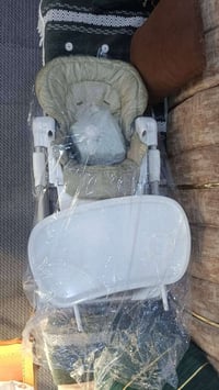 كرسي اطفال للبيع  نوعية ممتازة  ماركة JOIE _ السعر ٥٠ الف وبي مجال الك...