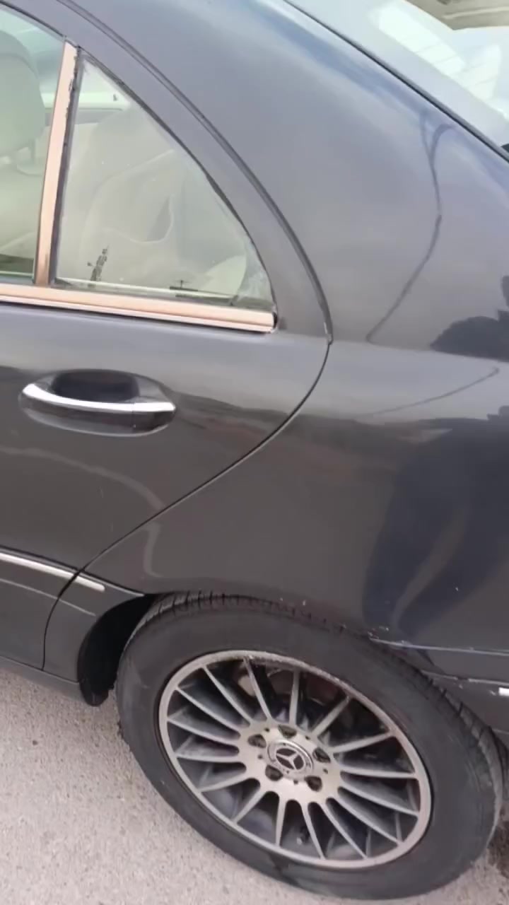 السلام عليكم ورحمه الله وبركاته
اللهم صل على محمد وآل محمد 

مارسيدس أم عيون C203 موديل 2006

رقم أربيل سنوية جديدة لحد2031

تريد تحويل أو وكالة 

السيارة صبغ عام جمالية فقط السبب جراد 

ماكو معجون ولا دكة جاكوج كفالة

كير ومكينة ففتي 3000مجول كفالة 

كهربائيات كلها بلادية شغالة 

دشبول كياجات كلها شغالة 

إشارة بالمري 

جام اوتوماتيك 

سنتر لوك

كشن كهربائي 

تجاوي كهرباء 

شاشة 

تدفئة تبريد 🥶 شغالة

حدادية أمامية وخلفية 80 بالمية 

باتري جديد

اطارات الامامي جديد 

تخم دسكات+فلنجات جدد

إدامة بالكامل منظومة البانزين 

وادمة منظومة الماء بالكمل 

#ملاحظة الكشن الامامي مال سائق بيه شك قليل 
#السعر72 وبيها مجال حك الجية
آسف على الإطالة 

تحياتي لكم جميعاً 

العنوان بغداد 

***********
