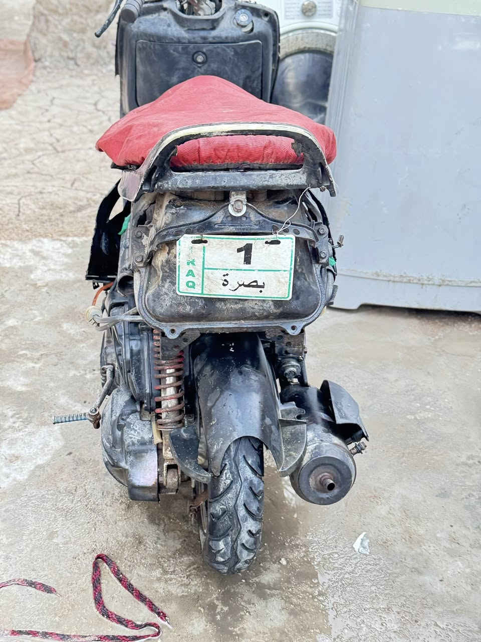 فراشه للبيع مكينه منزليها حاويه كلشي مابيهي هندر نكره وحده المكان ابو الخصيب نهر خور السعر350وبهي مجال بصيط***********
