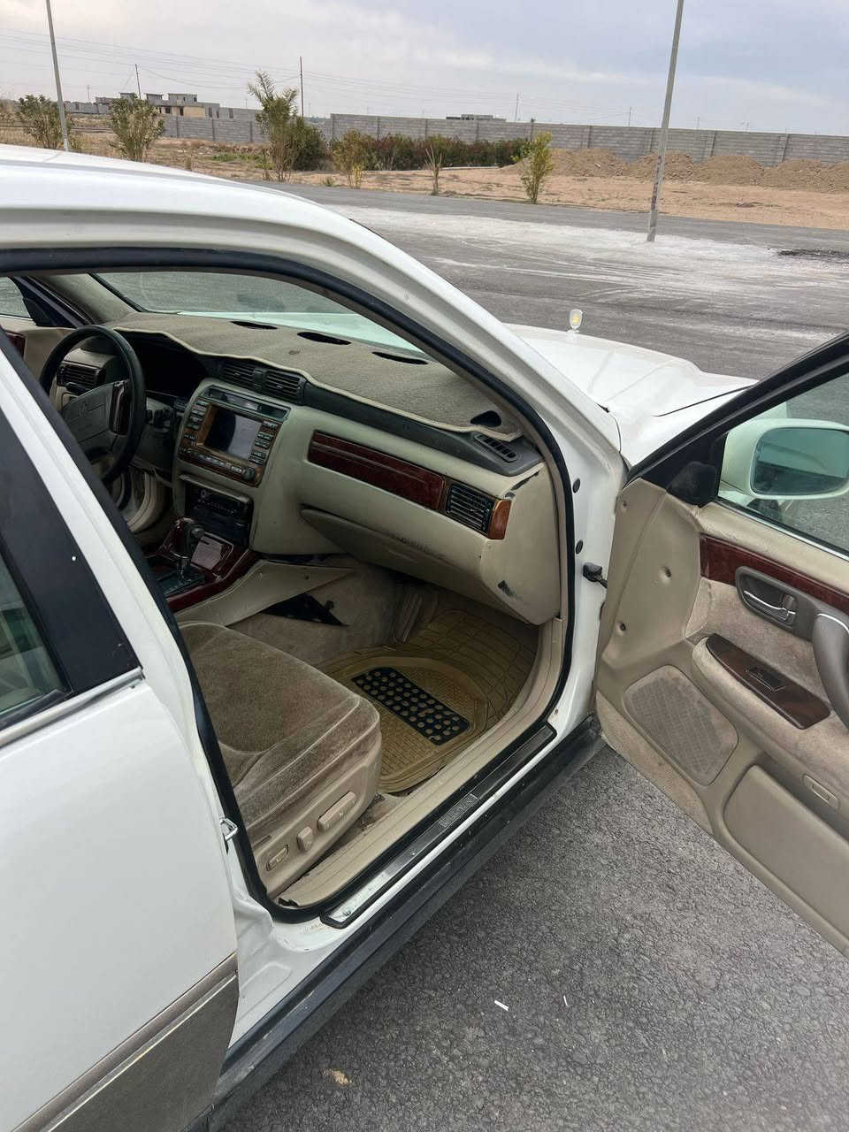 السلام عليكم سياره ملكه  موديل 99 رقم الأنبار  مستلم لوحاتهاا  تخم تاير تبريد شغال  كير محرك خير من الله  سياره جانت تكسي اني صبغتها  بلادي رجعت لونهاا  بلادي  تحويل ثاني يوم سياره نقل جثة  بيع أو مراوس حسب القناعه  سعر90 بي مجال متواجد عل خط ***********
