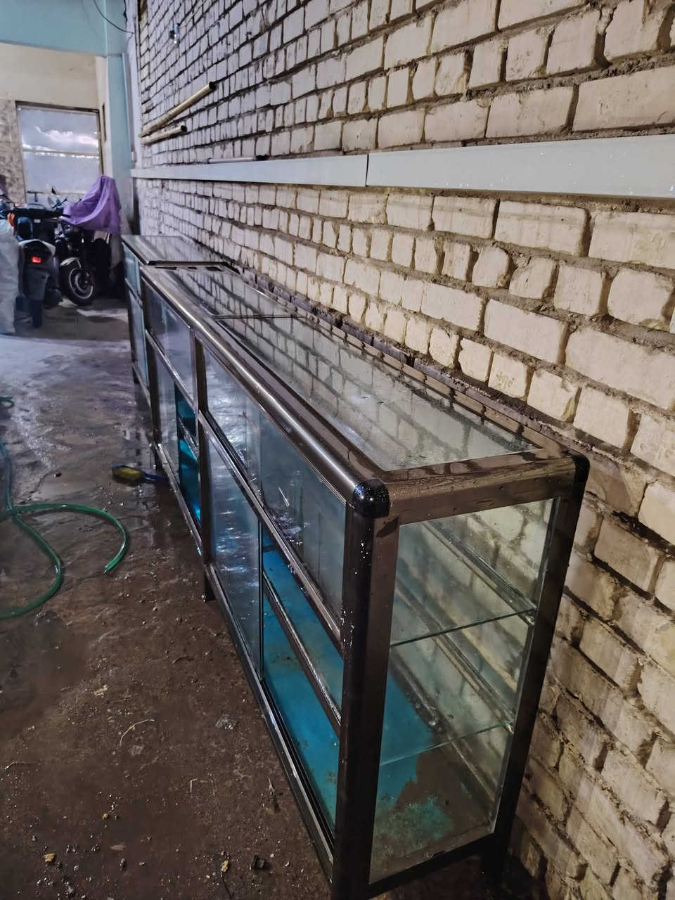 للبيع.... فاترينة المنيوم  عدد ٢....وحدة قياس ١٢٠سم العرض ٤٠سم الارتفاع ١متر ٣ خانات السعر ٧٥ الف.... وحدة قياس ٢٤٠سم والعرض ٤٠سم الارتفاع ١متر ٣ خانات السعر ١٥٠ الف علما ثنينهن بيهم جام سلايد خلفي حتى ميدخل تراب.... تصلح للاسواق... للكوزمتك... للصيدلية... للموبايل...


**إذا كنت صاحب هذا الإعلان وتريد حذفه لأي سبب، رجاءا أرسل رسالة إلى الدعم الفني**