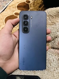 انفنكس هوت 50 برو بلص • 256/16 • بحالة الوكالة