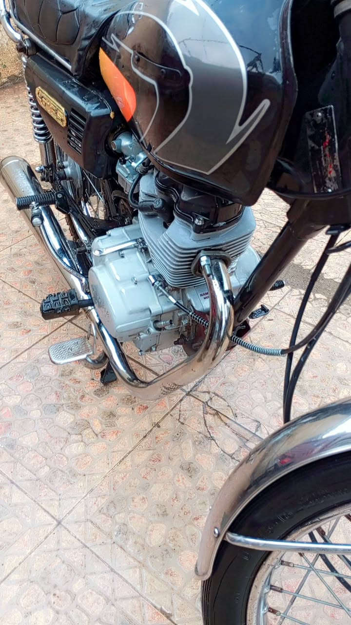 السلام عليكم للبيع دراجه نامي برو محرك بل شرط قطره صوت مابي لا صرف لا بخار كهرباء كامل شغال وكلشي بي جديد وياله مسطره دبلات شغاله السعر 325بي مجال ***********
