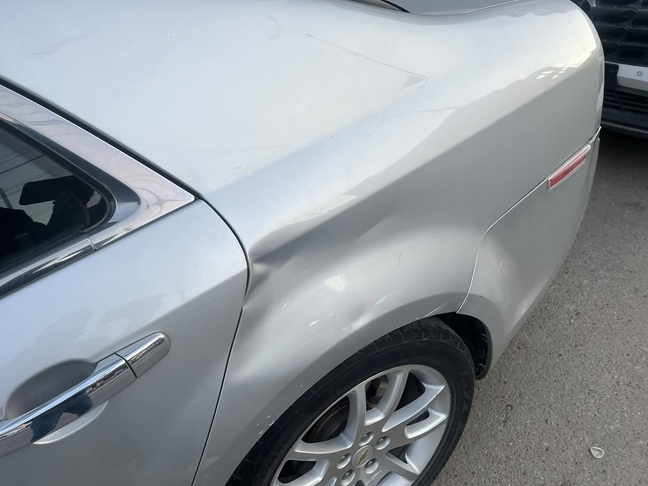 ماليبو موديل 2012 ست سلندر امريكي بدون حادث بيها بس طخه خفيفه بالجاملغ الخلفي السياره فول Ltz كير مكينه كهربائيات سياره جاهزه من كلشي السعر97 وبيها مجال ماشيه 126 الف عنواني بغداد البياع رقم الهاتف ***********
