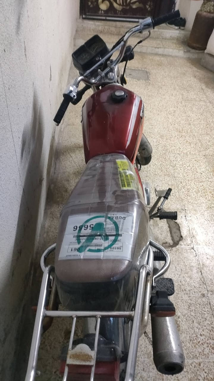 السلام عليكم ماطور تايكر 2020 شرط تحريكه ومعدل الماطور شرط مامفتوح ماطور منفيس بي مابي اي عيب بس بخصه بل تانكي ماتثر شرط الدبلات الكدام والورا شغالات مكاني موصل حي الصحه الرقم ***********
