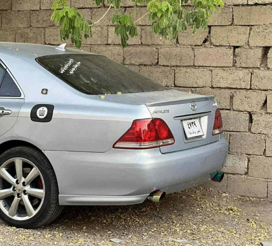 شاینەی بڕاوە سپۆرت 180ی بچووک بە بچووک سێ دووگمەی ناو ڕەساسی کوشن شامۆ سەقف شوشە 95000هەزار ڕۆشتوە کامل مەسروف کراو تاقمێ تایەو ویلی دینگەی لۆکی لە ژێرایە تەبریت و کارەبای و تەقەو ڕەقە بەشەرت 47 گەڵاو مەجال ***********لەکەلارم 
ئەدمینی 🌷
