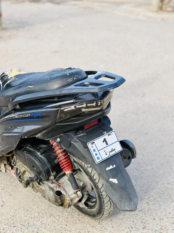 سلام عليكم دراجه سكنز صيني  دراجه نضيفه مفتوحه بس مره وحده  شغاله سلف هندر كهربائيات اشاير دبل اشاره  مكانه البصره كرمه علي سعره 500 وبيه مجال لتواصل *********** بس لشراي يراسل لمحرك مالت ماكس
