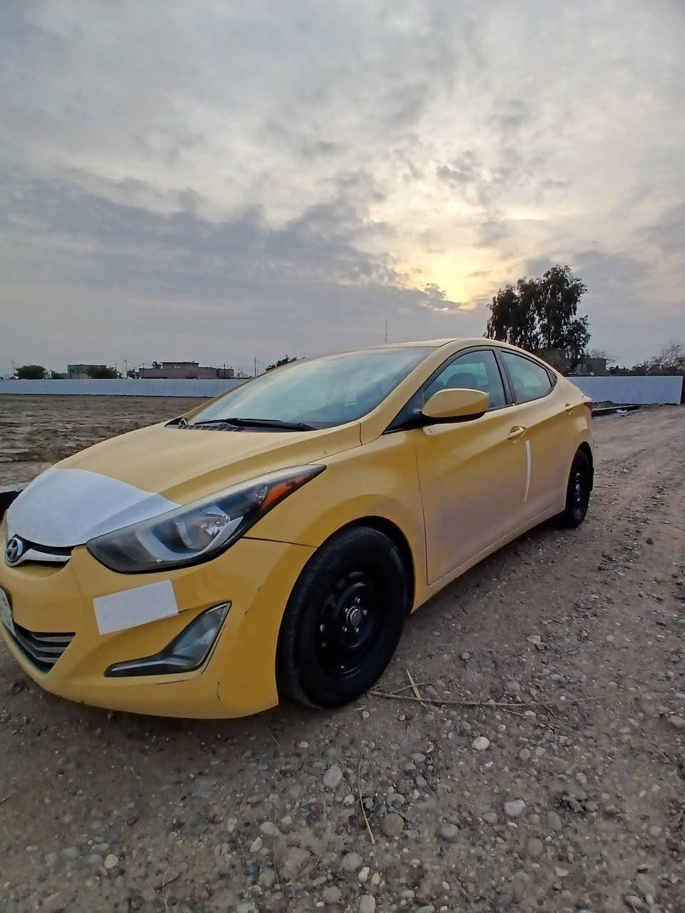 سلام عليكم
للبيع الانتره موديل ٢٠١٥ أمريكي 
حادثها قبق جنطه كلها ليبل واحد السياره 
كير مكينه خير من الله لسياره نص فول كشنات جلد ثلاث انضمه قياده فتحه سقف عارضها ب١١٠ وبيها مجال مكاني بغداد التاجيات 
***********
