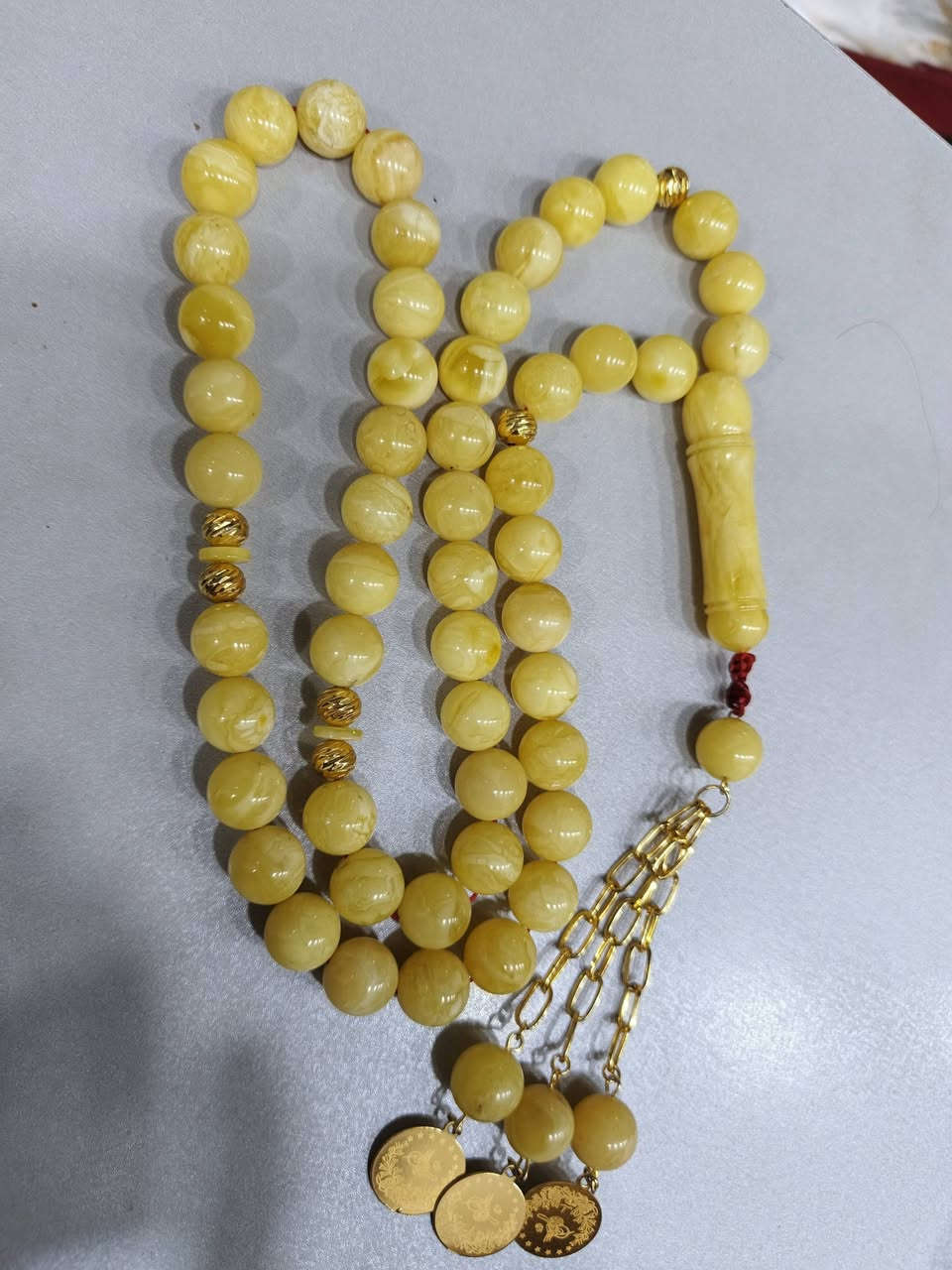 سلام عليكم للاخوة الكرام محبين وهواة الكهرب @الجميع 
سبحة كهرب حر طبيعي جبسية تشتجير بل كامل بياض 
شاهد استندر
وزن السبحة ٩٥غرام مع الكركوشة والفواصل ٨٦غرام عدا الكركوشة والفواصل 
عدد حبات السبحة ٥١حبة +٤حبات سبير كركوشة
سعر الغرام ١٢دولار أنسب سعر في السوق حالياً 
للاستفسار والاتصال وتساب *********** 
عنوان بغداد عالم السبح والاحجار الطبيعيه بيع وشراء مباشر اوعن طريق مزادات عالم السبح والأنتيك وجميع المزادات
