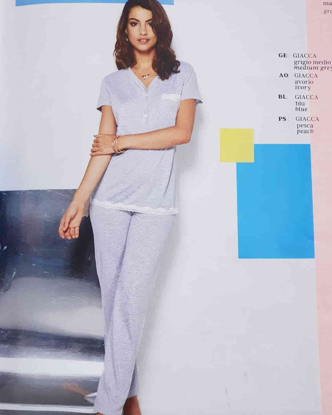 توفر تراكات نسائيه و بناتيه 
متوفر جميع قياسات 
العنوان خانقين شارع مصرف مجاور حاجه الف
للاستفسار وتواصل 
***********
يوجد خدمه توصيل جميع مناطق خانقين 
و محافظات العراق
اهلا وسهلا بكم🌹
