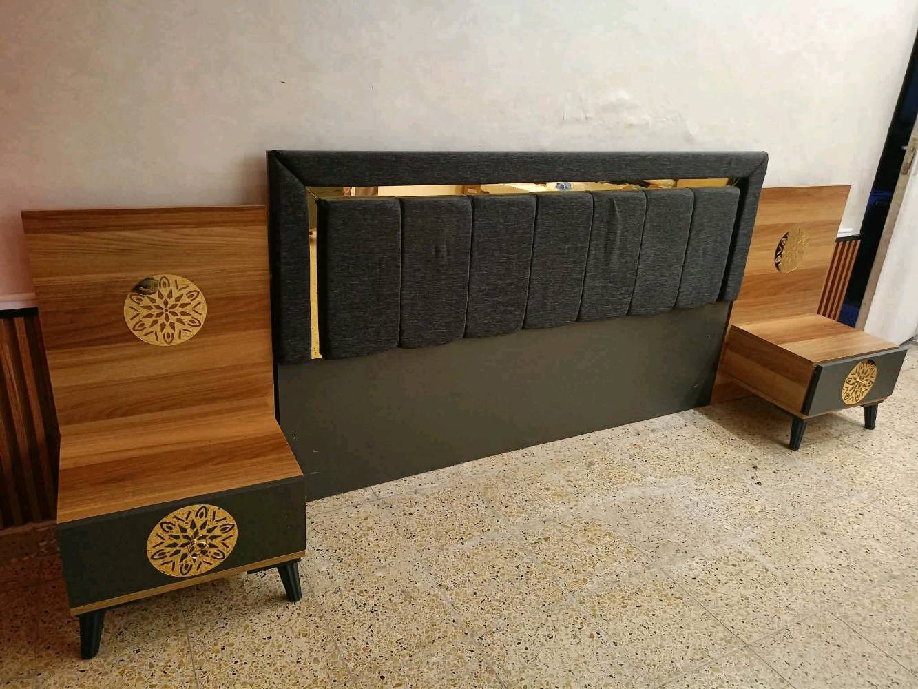 غرفة نوم تركي مستخدم😍💥 
 نضافة90💯
عدد القطع / 5
نضام / ابواب 🦋✨
سعر / 475🤍✨
شد ونقل داخل بغداد مجاني🛻
يوجود توصيل محافضات