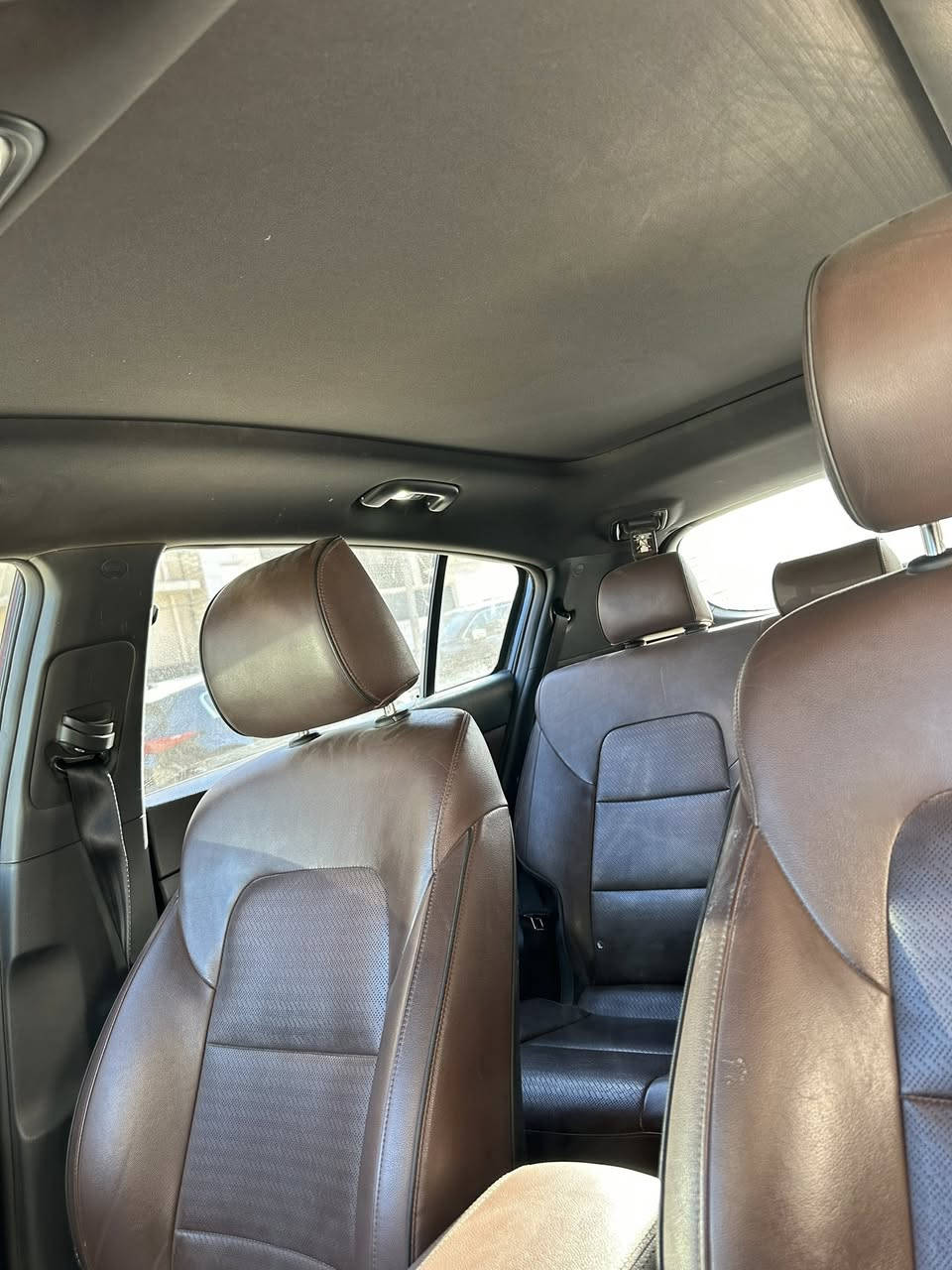 السلام عليكم مرخصت الادمن سبورتج 2018 خليجي مواصفات ايراني gt lien السياره فول مواصفات بيه بارد شبر ب باب وشبر ب جاملغ سياره ماشية 100 الف فول لفول لسياره السعر 170 وبيه مجال بسيط ***********
