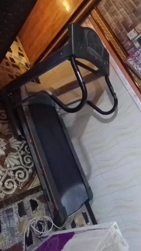 السلام عليكم
جهاز جري نوع ثقيل يتحمل أكثر من وزن 250 ماركة امريكية 
للبيع السعر 300 ألف
بغداد الحسينية الراشديه ***********
