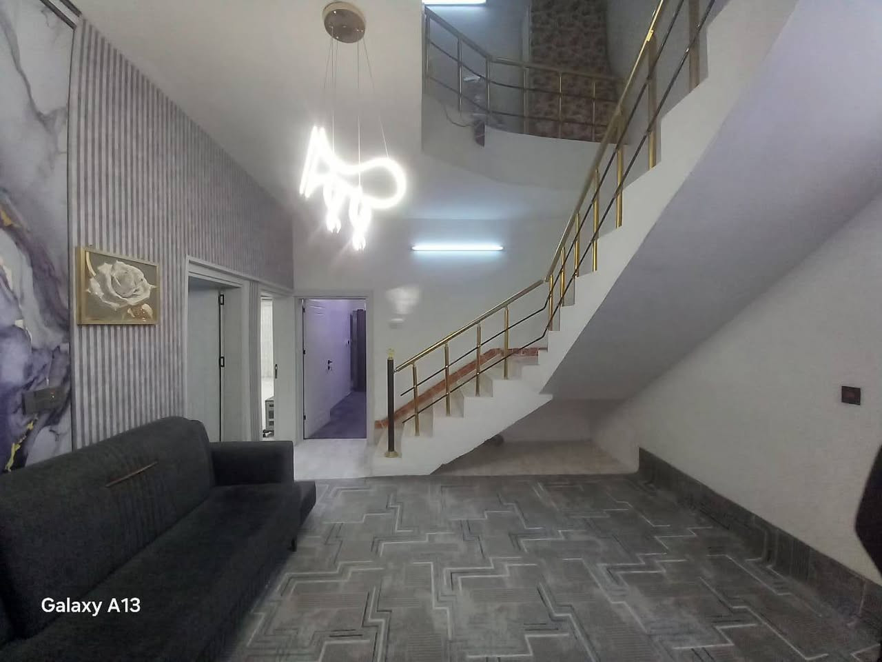 #دار للبيع:--#مساحة 240 م
#موقع:--بنجاعلي قرب مسبح بابا كركر 
............... 
فرع عشرون متر
#بناء نظيف
مساحة حديقة 80م 
................ 
محتويات 
 /غرفة نوم+مطبخ+هول +استقبال +صحيات 
كراج 
طابق ثاني نفس تصميم
.............................. 
سعر 75مليون مجال
.............................. 
للاستفسار اتصال عالرقم
 ***********
***********
راجع مكتب عقارات اسيا
عنوان مكتب سايدين قادسية
