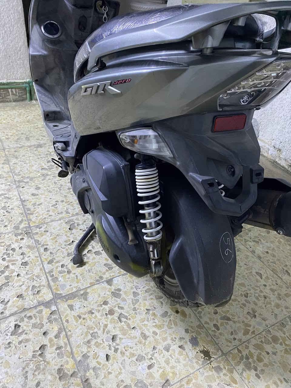 سلام عليكم  جيتي آر مكفوله مكفوله مكفوله الدراجه خير من الله المكينه خرسه الدراجه برغي ممفتوح بيهه صالهه اسبوع من نازله من الرمبه او رجأن الي ميعرف بيهن ليطبلي السعر ***********
