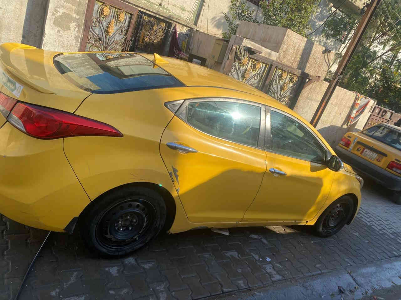 يا الله.  اللهم صل على محمد وال محمد 
الانترا 11.  /  محرك 1800.      حادثها. جاملغ الايمن.   مصلح نفسه وربع من الباب.   كير مكينه. خير. من الله.    رقم بغداد. بأسمي     #السعر89$. وبيها مجال مكاني بغداد / بغداد الجديده  ***********
