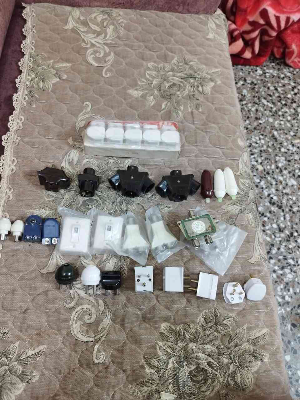 السلام عليكم للبيع 
***********
