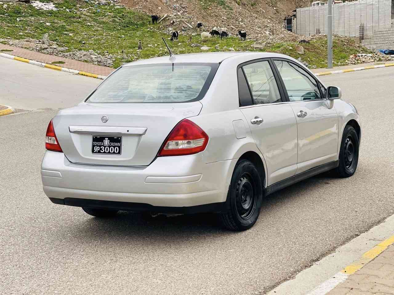 ***********//***********بەناوی خوای گەورە لەسەرئیزنی ئەدمینی بەڕیز ماشاألڵە لەم ماڵەپاکوخاوینە نیسان ڤیرساتیدا بۆفرۆشتن سەیارەکە ساخ ساخە واتەموسوبڕاوەنییە (سعري 43)گەلاویەک مەجالی زۆرکەم قسەی فرۆشتنی ئەکەم مۆدیل2011 بەس دڵنیانیم بۆمۆدئیلی مەکینەگەورەیە زۆر بەهەڵمەتە گیڕتۆماتیک گیڕومەکینە بەشەرت چوارجام کارەبایی بۆیاخیکی زۆرجوان کراوەکامل وەک شوشەیەساردووشخوتی نییە یەک دەعمی خەفیفی هەیە ماباقی هیچی پیوە نییە چوارتایەی جوانی لەسەرە  سەیارەکە زۆر جوانو خاوینە زۆر ماڵی دۆستە پارەی بڕاوەیەکیش نییە ***********//***********
