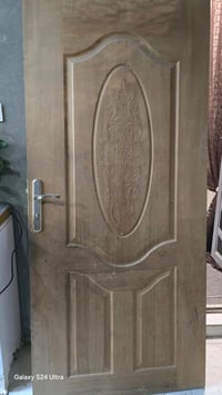 باب خشب صاج • نجف • ثقيل