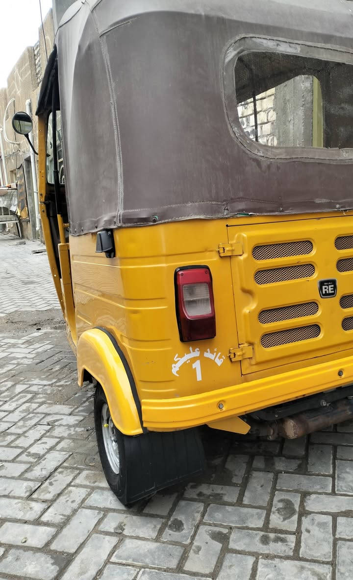 سلام عليكم من رخيصة مدير الكروب 20للبيع مكفوله من صبغ وضربه عده هاي الطخه الواضحه بل تكمه  السعر7100 المو شراي لا يخابر مكلف بل نشر ***********
