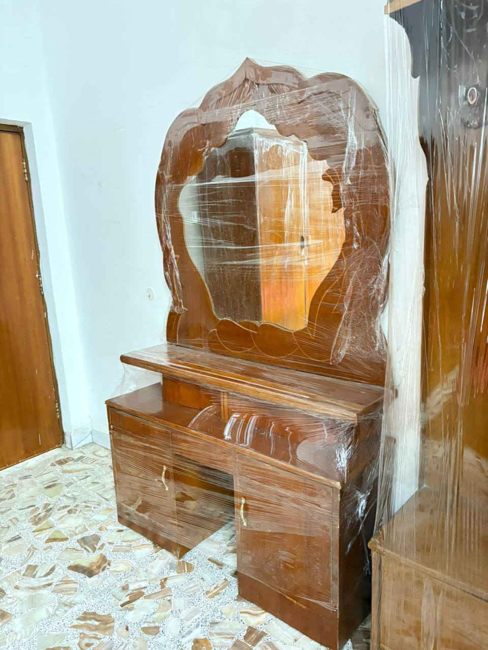 السلام عليكم غرفه مستعمله للبيع سعرها 500وبيها مجال عنوان بابل حي الامام
***********
