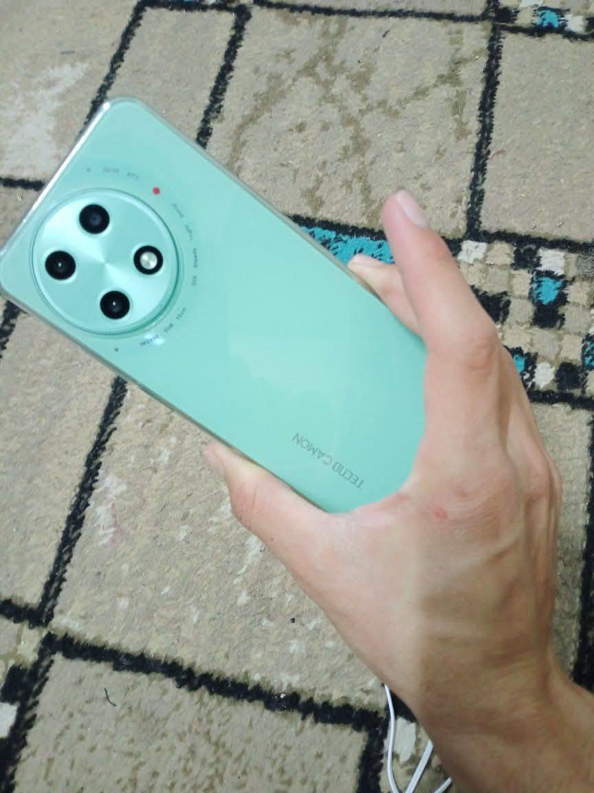 تكنو كامون30 العادي ذاكرة 256 رام 16  120هرتز السعر 95 ماصار هواي من جبته غراضة كامله متوازي على بيعتة مكاني النجف  ***********
