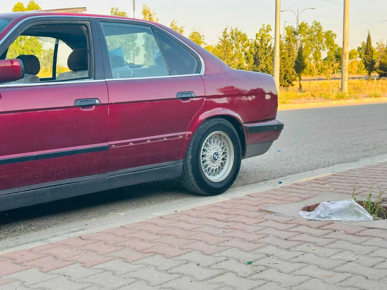 سڵاوی خوا بیەم  ٥٢٥ کەپس ئۆتۆماتیک مۆدیل ٩٢ئاڕمی سلێمانی تاخم پێشو دوای تازە داگیراوە چوار تایەو ویل لۆکی لەسەرە پاتریو پلاک و کۆیل تازەیە مرزبووت ٣٨گڵاو مەجالێ برایانە یەک چەمەلەغ دواوە کەڤەری گۆڕاوە *********** ئەدمین 🤍
