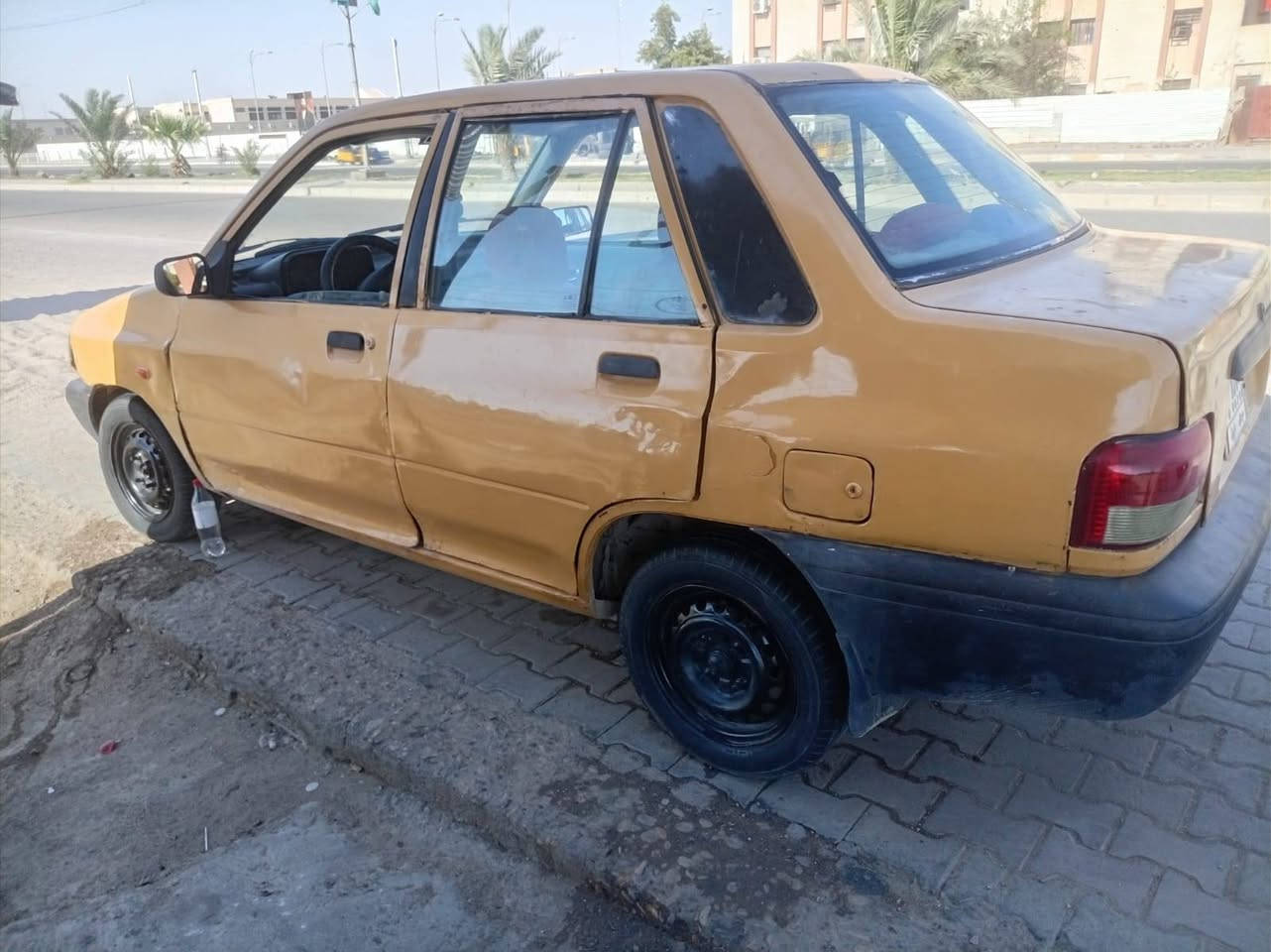 السلام عليكم سايبا موديل 11 سياره نظيفه شوفه العين مكينه وكير نضيفات تايرات نضاف سياره تحويل ثاني يوم مصفره هيئه عليها غرامات فقط 50 الف السعر 10 ورقات وبيها مجال الاستفسار أكثر 
*********** وهم بي واتساب
