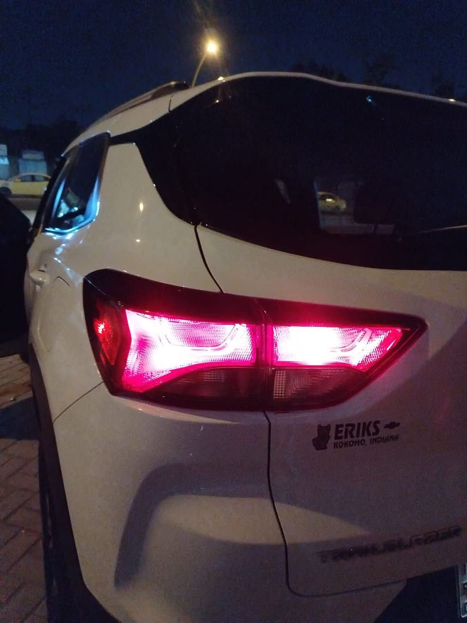 السلام عليكم سيارة ترايل بلايزر كشنات كهرائي ثلاث سلندر تيربو 2021رقم جديد بغداد السعر 12ونص ***********
