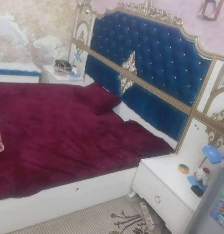 السلام عليكم يردوها ٧٠٠وبيها مجال منطرين على بيعها هاذ رقم شخص توصل ‪0777 375 4892‬
