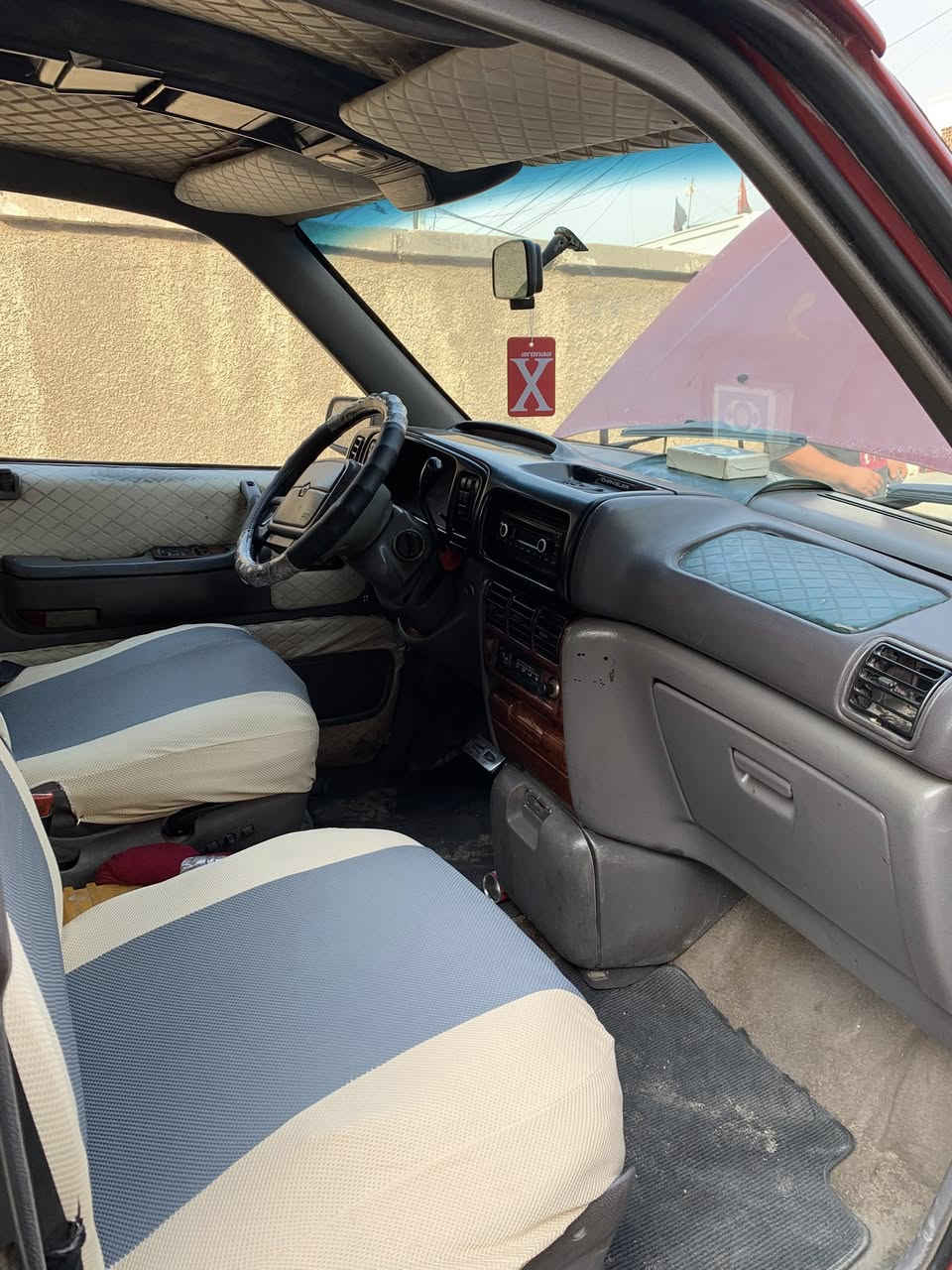 السلام عليكم للبيع موديل ٩٥السيارة بلادية مكينة كير خير من الله مابيها نقوصات بسيط بس الشراي يتصل مكاني بغداد الامين الثانية ***********
