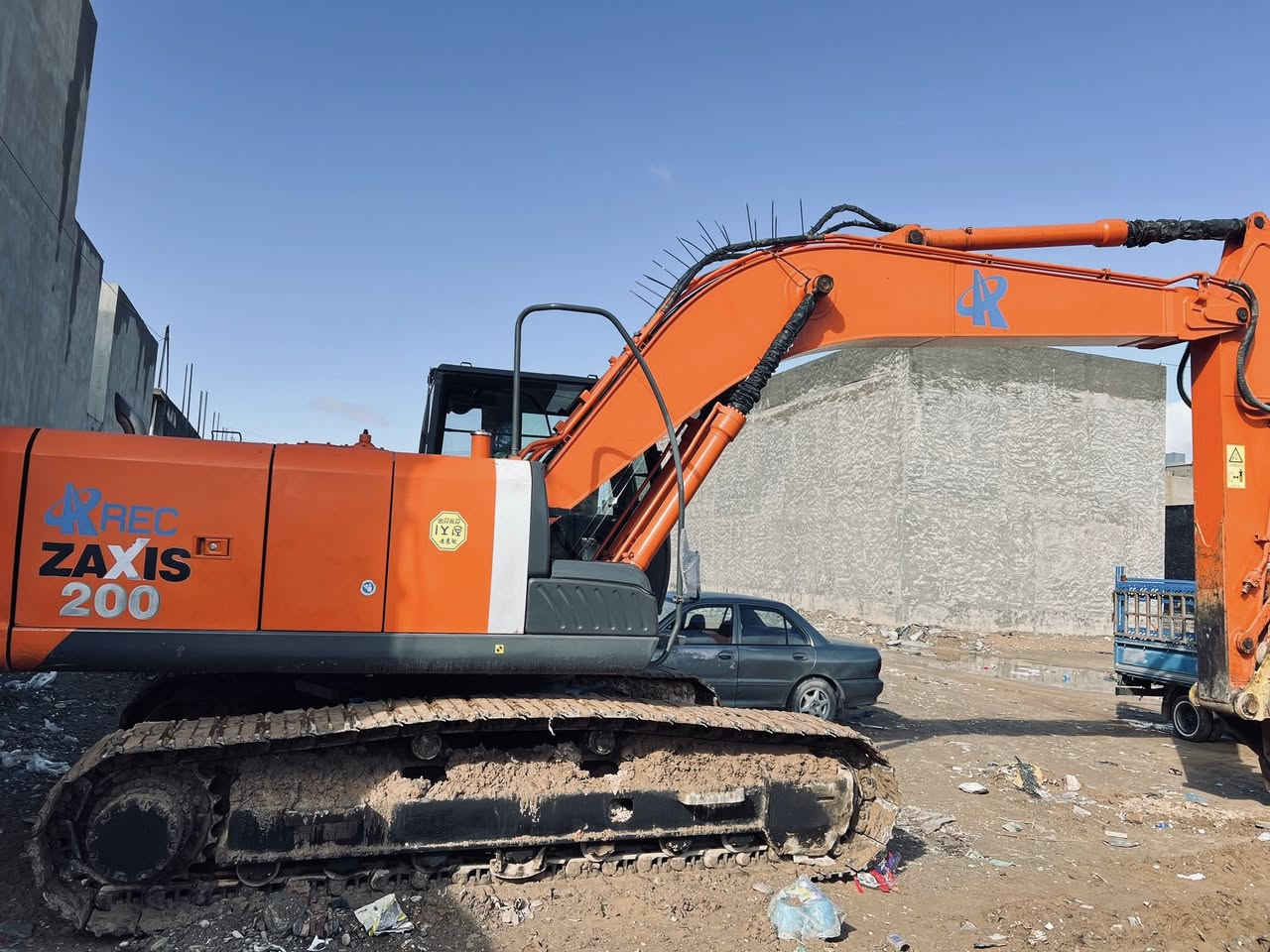 للبيع حفاره موديل2013 دخول جديد مسسه نقار جهاهزه حداديه نضيفه عداد العمل 6000لاف ساعه ستفسار اكثر الهاتف ***********
***********
