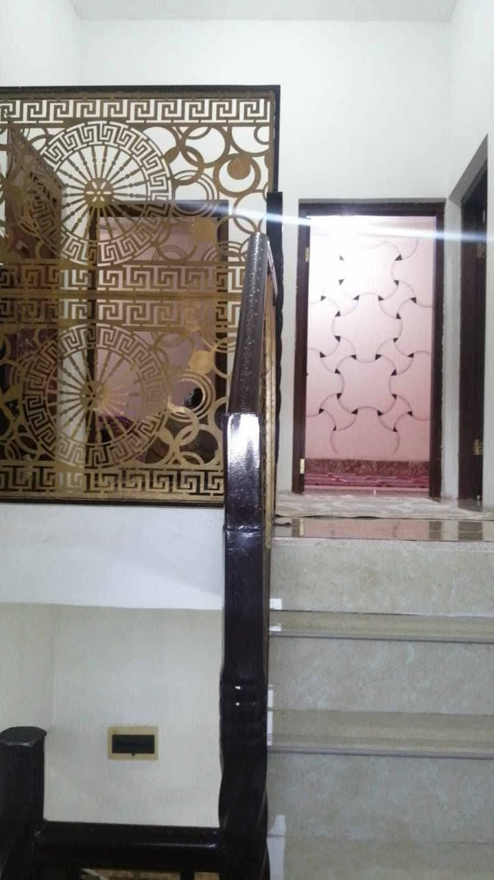 للبيع منزل في منطقة الحصية
المواصفات:

البناء: حديث وبتشطيب عالي الجودة.

المساحة والتقسيم:

طابقين مميزين.

4 غرف نوم واسعة.

مطبخ حديث بتصميم عملي.

هول للاستقبال العائلي.

ديوانية رحبة للضيوف.

للتواصل والاستفسار: [ ***********].
