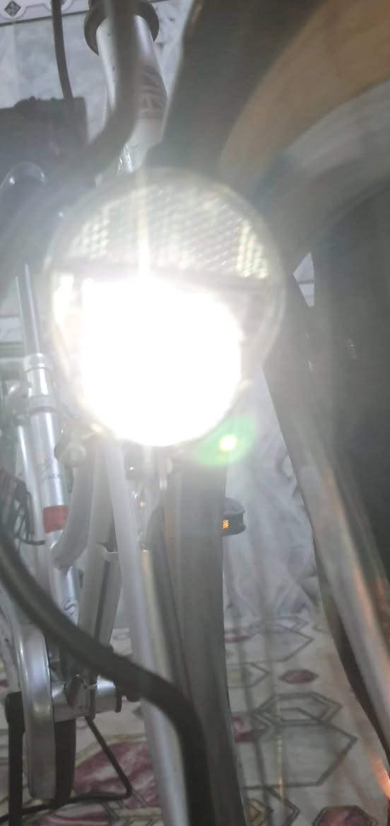 باسكل سوبر A  ياباني 🇯🇵
حجم __ 26
بريكات أمامي وخلفي شغالة
داينمو لايت🔦 ثلجي شغال
قفل وره شغال
باسكل نظيف مال حاوية
مديل 2019/9
اللون سلفري  مميز
📍 المكان: الناصرية – قضاء سوق الشيوخ
💰 السعر: 100$ ألف
يوجد خدمة توصيل 🚚 لناصريه فقط 
التواصل خاص سوق الشيوخ, ذي قار


**إذا كنت صاحب هذا الإعلان وتريد حذفه لأي سبب، رجاءا أرسل رسالة إلى الدعم الفني**