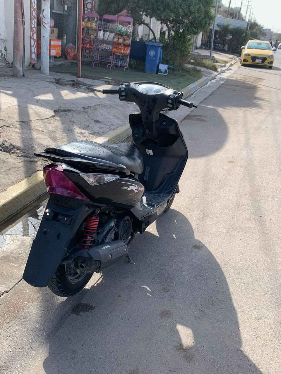 سلام عليكم ثعلب GTR دراجه بلاديه منل طول الطول مكينتها 58ونص تجفيت جديد دراجه شعله ومعدل كهربائيات كلها كامل من شاير من لايتات من صطب لايت كلجات رياضي الفحل والنثيه مكاني حي جهاد ***********
