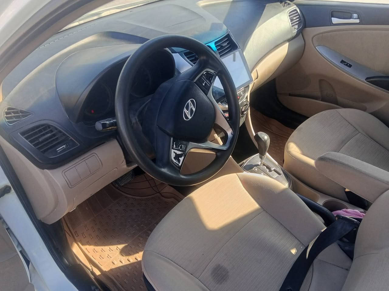 سلام عليكم من رخصت الادئمت اكسنت خليجي مديل 2016 فول مواصفات كفاله عامه من عده المدكر مدل بيه جديده كلش حلوه سعر 95 وبيه مجال الحك الجيه ***********
