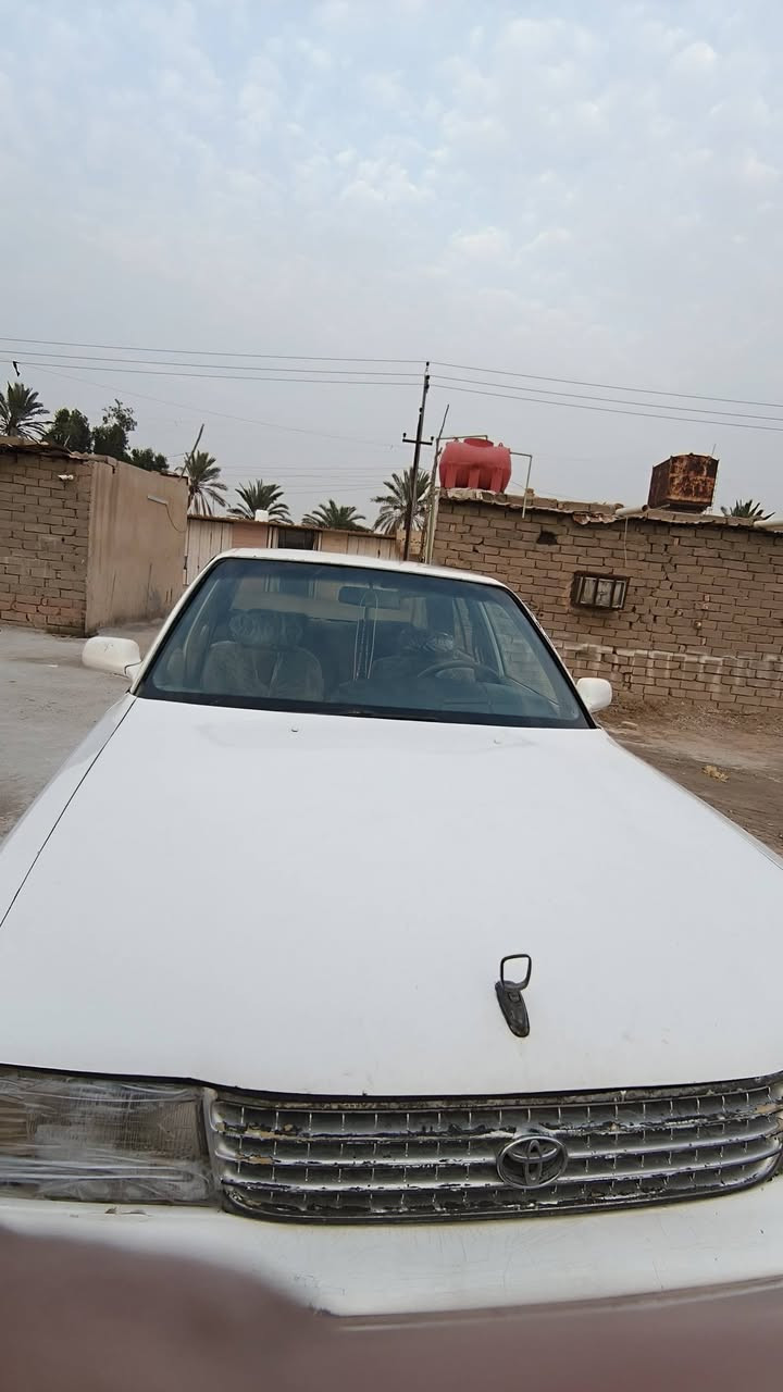 سلام عليكم سيارة للبيع  السعر 💵35وبيه مجال 🔓
سياره جاهزه واحلا من الصوره باقي التفاصيل يم صاحب السياره🔖
رقم صاحب السياره  ***********📲
مكان السياره ناصريه سوق الشيوخ🧡
الشراي بيه خير ويدلل 💁‍♂️
