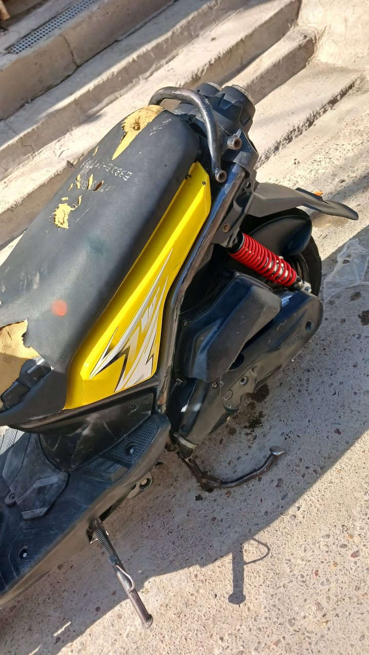 سلام عليكم سكنز جبلي مديل 2014
دراجة شلعة تاكل كاع كاملة مابيه اي نقص 
عنوان زعفرانية  
***********  واتس موجود واتصال 
950
