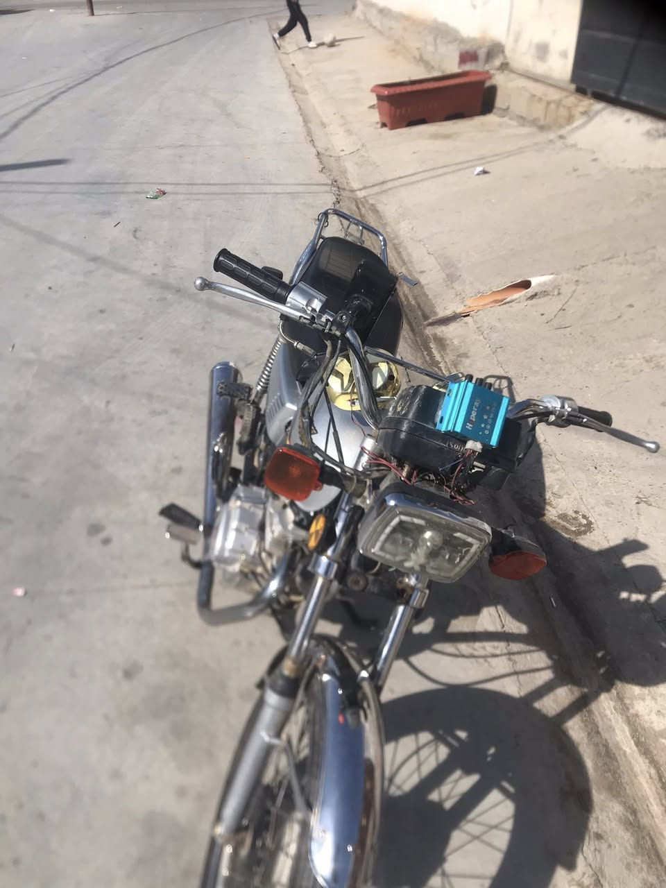 نامي موديل ٢١ كهربائيات كامل شغال  ديجي فول صوته يخبل ماطور كامل مكمل مابي اي نقص كبس سعر ٣٧٥ وبي مجال ***********
