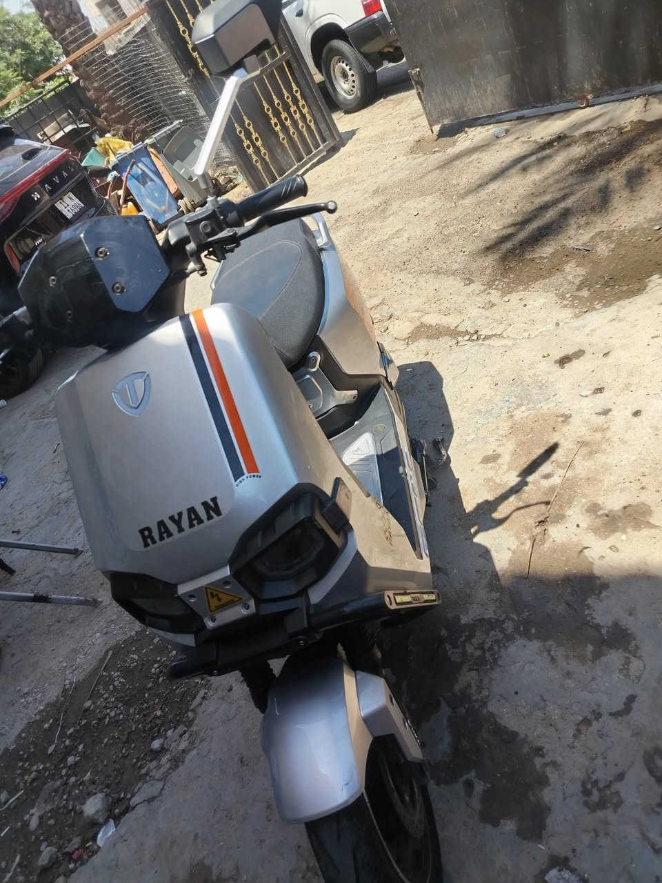 السلام عليكم عندي درجة شحن للبيع بطارية جدد 6 حجم بطارية 38 جدد السعر 825 مجال شراي تصل *********** مكانك حي العامل

